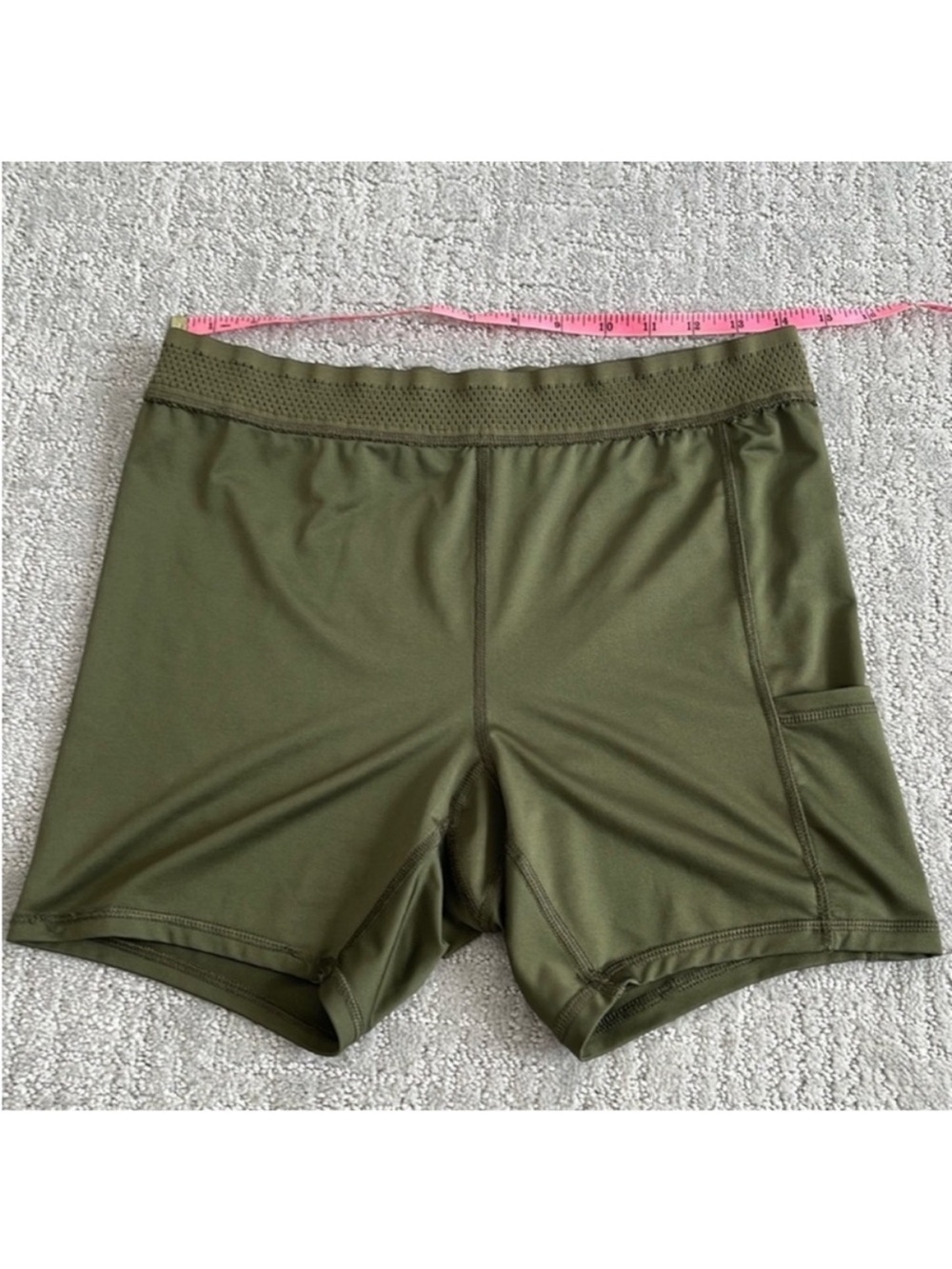 GUC M Avia army green spandex with pocket olive green  spandex 4in inseam